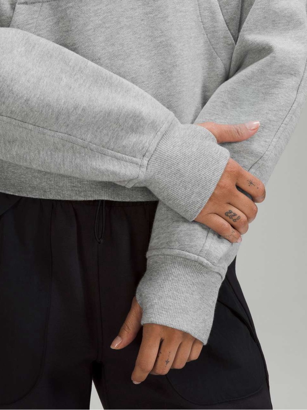 Lululemon Scuba Oversized Half-Zip Hoodie
Heathered Core Medium Grey Sweatshirt - Picture 12 of 14